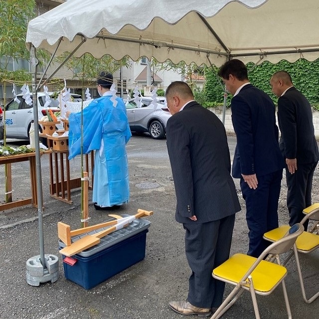 高崎営業所の地鎮祭を執り行いました。